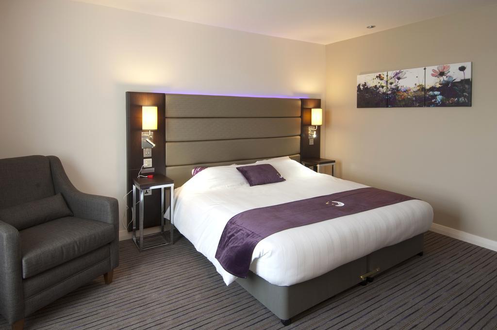 Premier Inn Wirral - Heswall Exterior photo