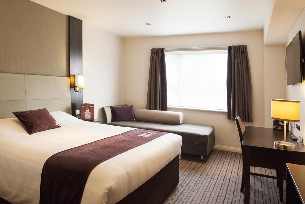 Premier Inn Wirral - Heswall Exterior photo