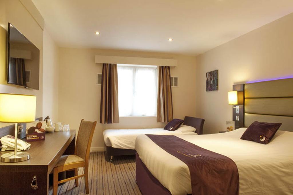 Premier Inn Wirral - Heswall Exterior photo