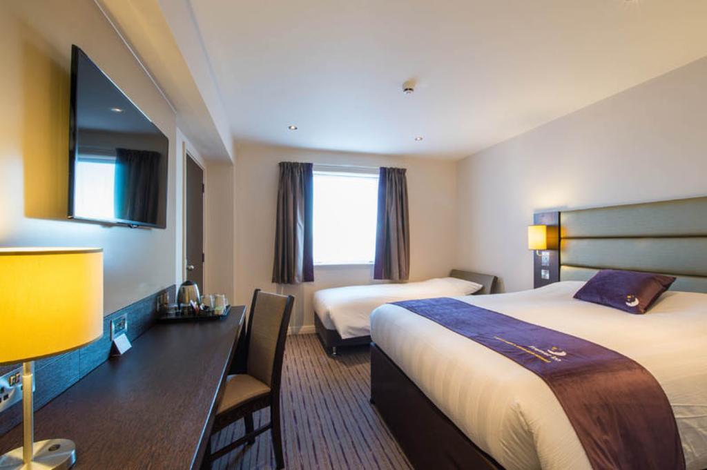 Premier Inn Wirral - Heswall Exterior photo