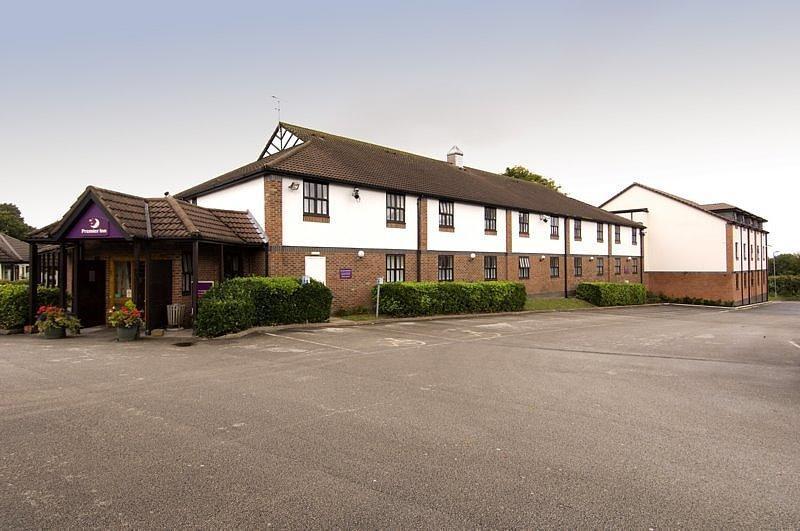 Premier Inn Wirral - Heswall Exterior photo